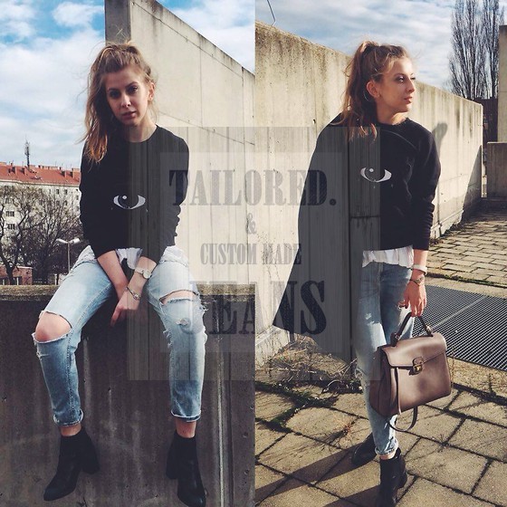 How to Style Girlfriend Jeans.