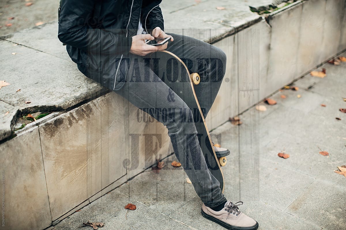 How to wear jeans with customized approach.