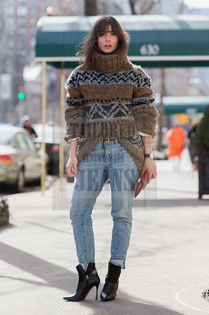 chunky sweater turtleneck sweater ski sweater mom jeans cuffed jeans ankle boots jeans and booties belt tucked in sweater fro