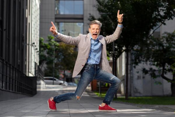 Tailored Jeans: Unveiling the Latest Styles in American Denim width=410 height=150 