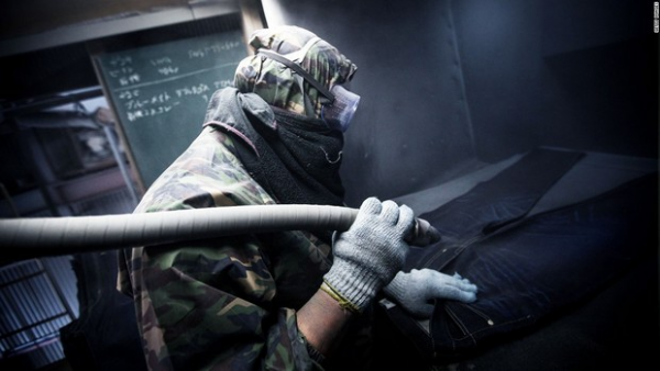 SANDBLASTING OF JEANS? width=410 height=150 